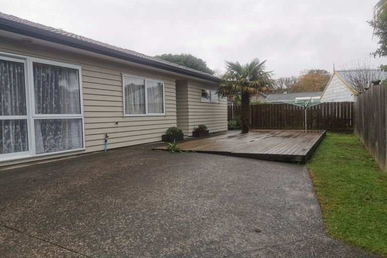 Photo of property in 14 Cairngorm Place, Highland Park, Auckland, 2010