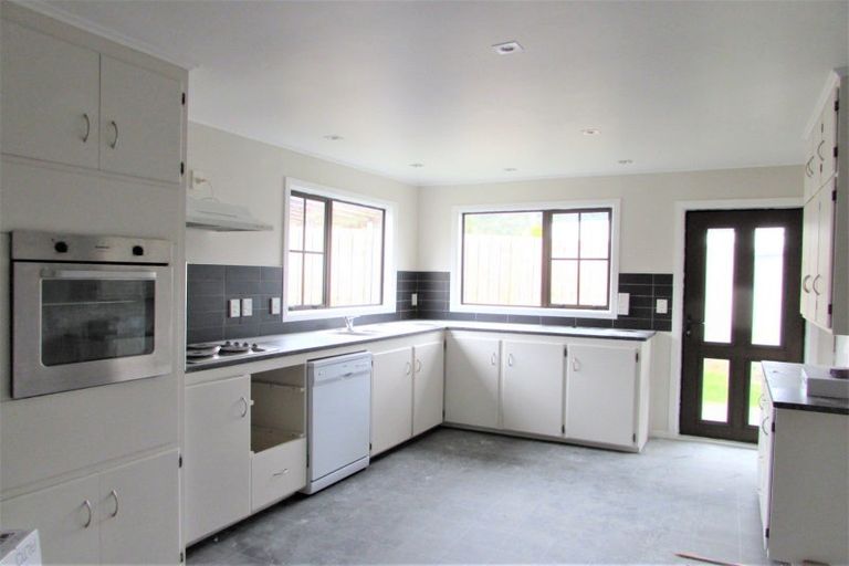 Photo of property in 414 Stokes Valley Road, Stokes Valley, Lower Hutt, 5019