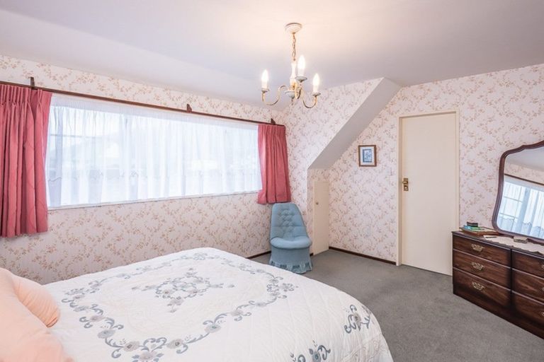 Photo of property in 2 Awanui Drive, Waikanae, 5036