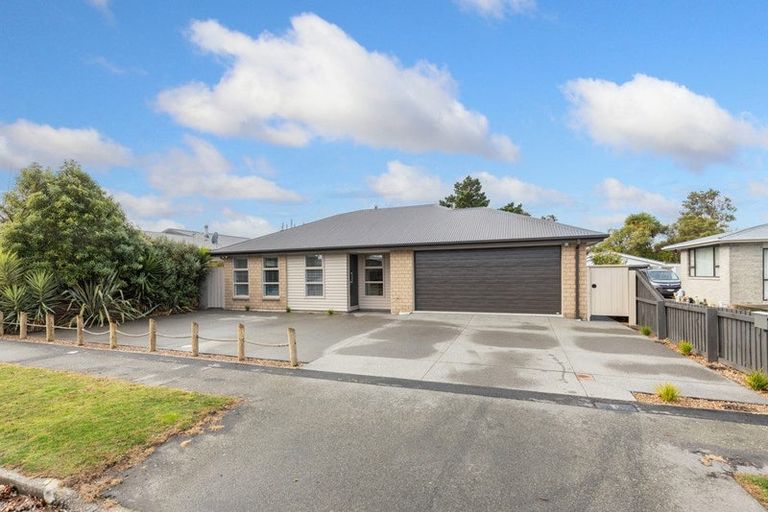 Photo of property in 18 Thurso Place, New Brighton, Christchurch, 8083