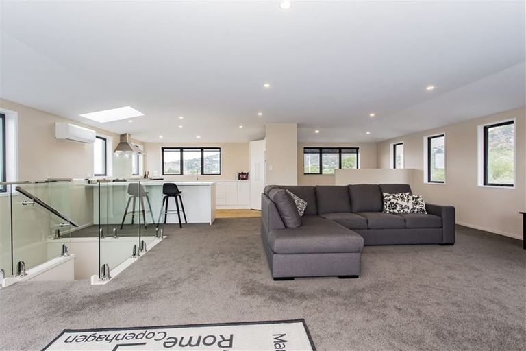 Photo of property in 1/23 Main Road, Redcliffs, Christchurch, 8081