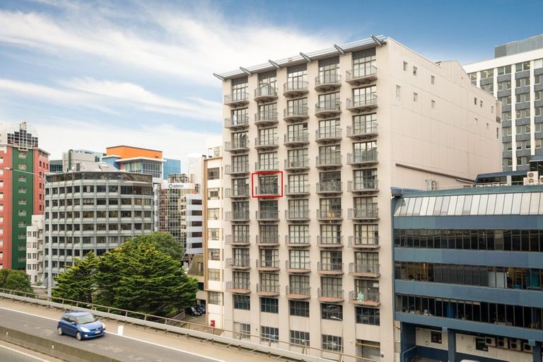 Photo of property in Atrium Towers, 5o/154 The Terrace, Wellington Central, Wellington, 6011