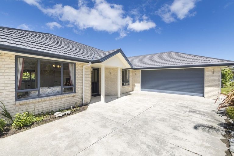 Photo of property in 10 Brooklyn Heights Drive, Kelvin Grove, Palmerston North, 4414