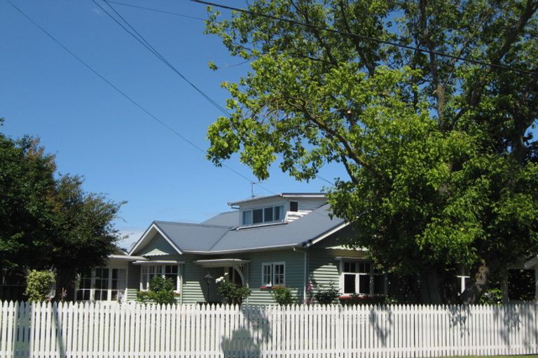 Photo of property in 138 Stapletons Road, Richmond, Christchurch, 8013
