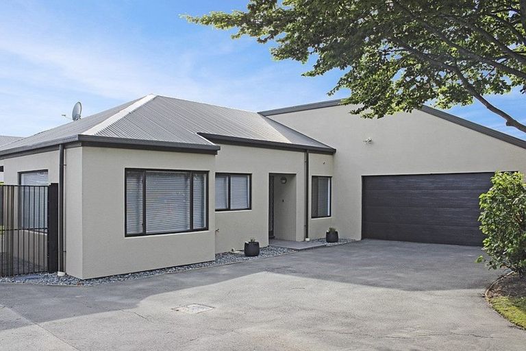 Photo of property in 3/406 Yaldhurst Road, Russley, Christchurch, 8042