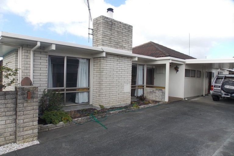Photo of property in 4 Paradise Place, Milson, Palmerston North, 4414