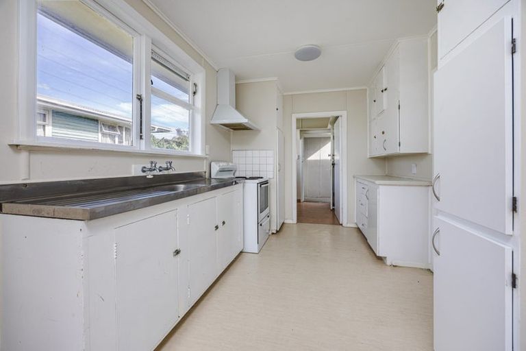 Photo of property in 16 Gilbert Road, Otara, Auckland, 2023