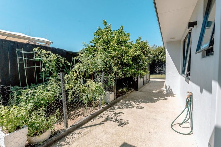 Photo of property in 16 Tomika Crescent, Papamoa Beach, Papamoa, 3118