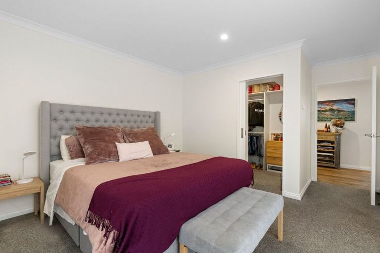 Photo of property in 6 Albizia Grove, Waikanae, 5036