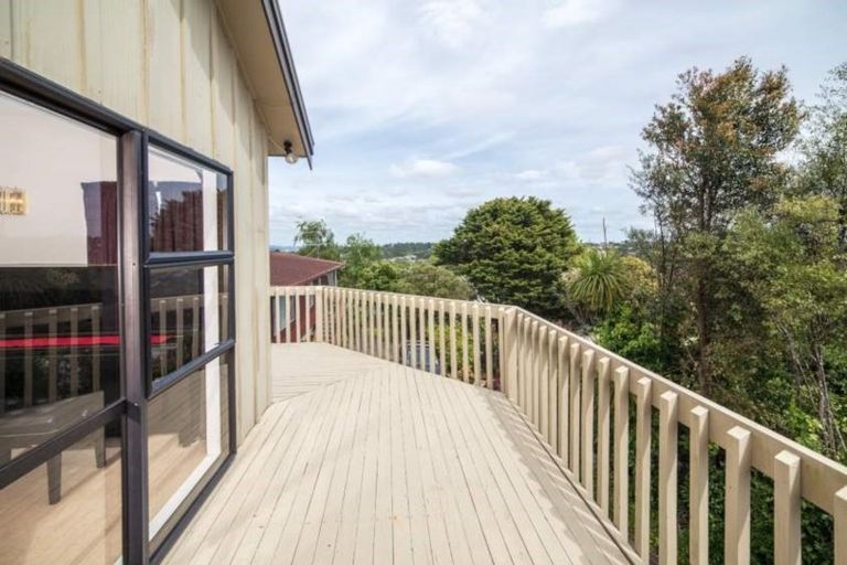 Photo of property in 1/386 Glenfield Road, Glenfield, Auckland, 0629