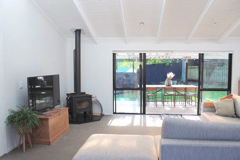 Photo of property in 10 Tokay Place, Huapai, Kumeu, 0810