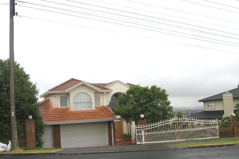 Photo of property in 132 Coronation Road, Hillcrest, Auckland, 0627