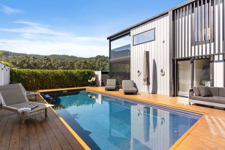 Photo of property in 101 Beach Road, Whangamata, 3620