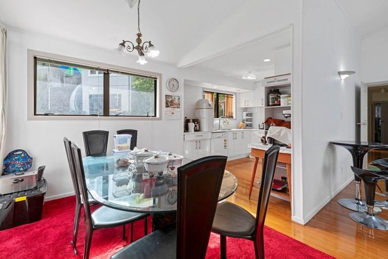 Photo of property in 15 Roband Avenue, Glenfield, Auckland, 0629