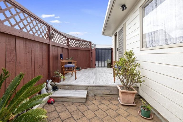 Photo of property in 3/9 Kelvin Place, Westown, New Plymouth, 4310