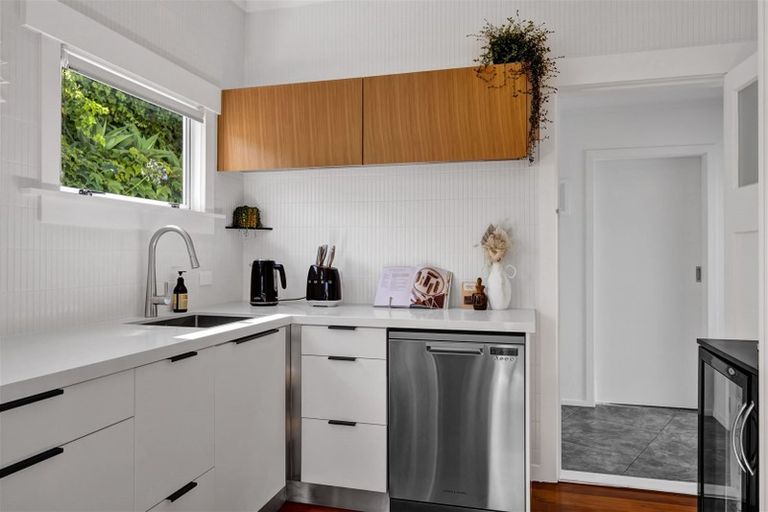 Photo of property in 26 Mclean Street, Strandon, New Plymouth, 4312