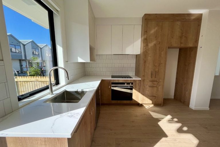 Photo of property in 8/21 Makomako Drive, Orewa, 0931