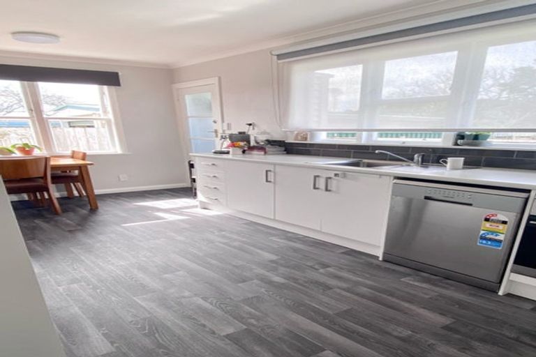 Photo of property in 8 Arawhata Road, Paraparaumu, 5032