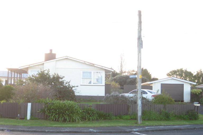 Photo of property in 13 Ruth Street, Manurewa, Auckland, 2102