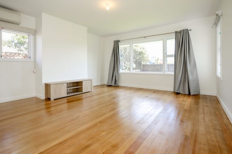 Photo of property in 82 Main North Road, Papanui, Christchurch, 8052