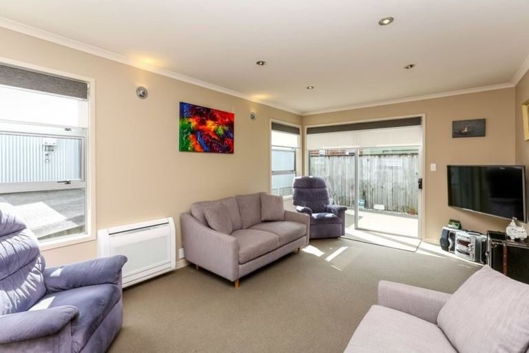 Photo of property in 32b Gilbert Street, New Plymouth, 4310