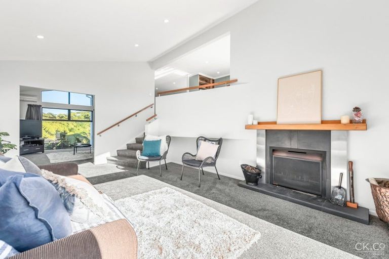 Photo of property in 175 Tirohanga Road, Tirohanga, Lower Hutt, 5010