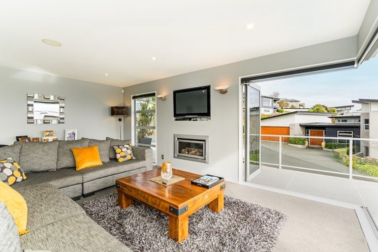 Photo of property in 16 Quarry Hill Terrace, Kennedys Bush, Christchurch, 8025