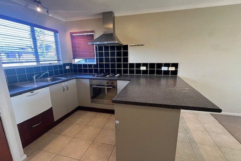 Photo of property in 22 Craigavon Drive, East Tamaki, Auckland, 2013