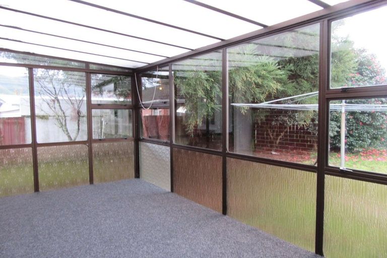 Photo of property in 11 Snell Grove, Clouston Park, Upper Hutt, 5018