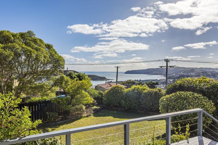 Photo of property in 54 Kahu Road, Paremata, Porirua, 5024