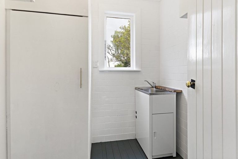 Photo of property in 41 Rhodes Street, Carterton, 5713