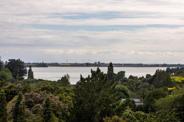 Photo of property in 32a Waipuna Grove, Welcome Bay, Tauranga, 3112