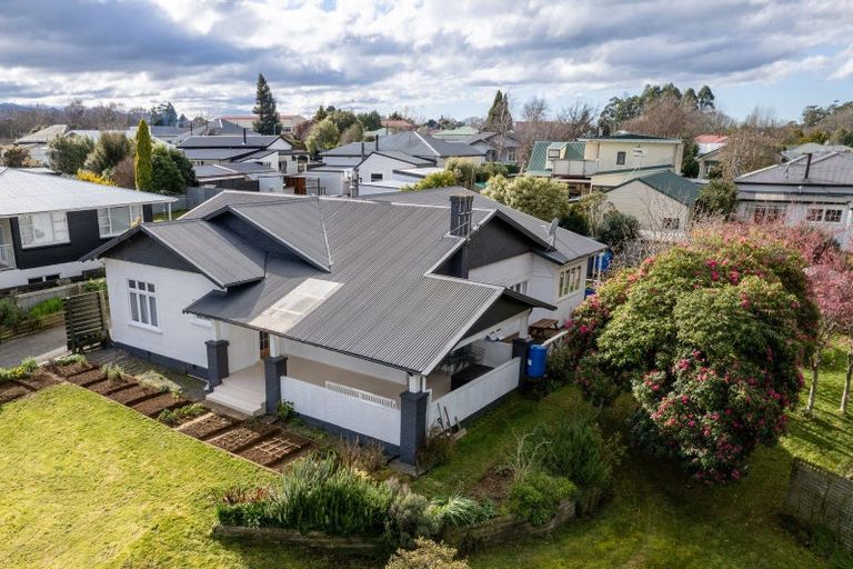 Photo of property in 16 Chamberlain Street, Dannevirke, 4930