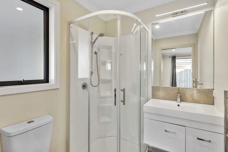 Photo of property in 5 Pohe Street, Waikanae, 5036