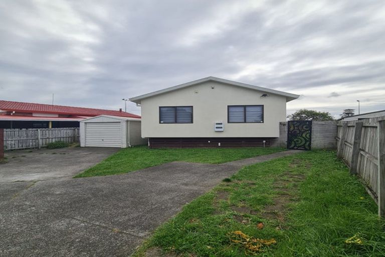 Photo of property in 2/21 Southview Place, Wattle Downs, Auckland, 2102