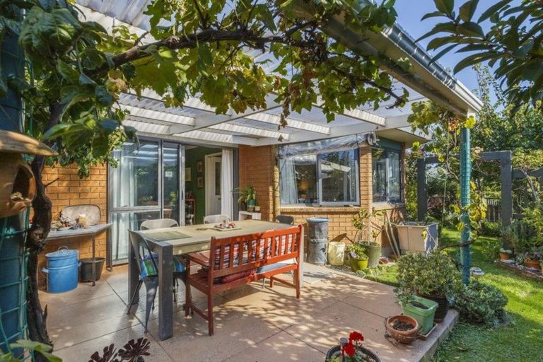 Photo of property in 75 Lyndhurst Street, Takaro, Palmerston North, 4412
