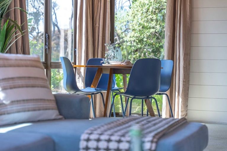 Photo of property in 10 Jane Street, Waikanae Beach, Waikanae, 5036