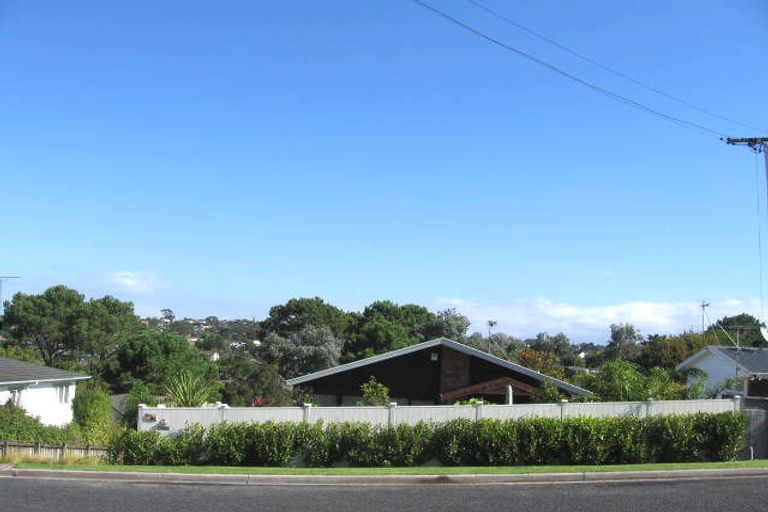 Photo of property in 1/60 Killarney Avenue, Torbay, Auckland, 0630