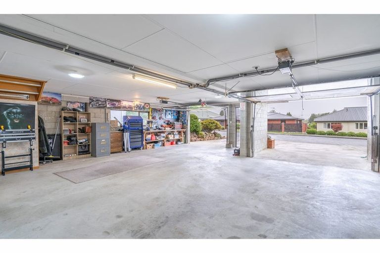 Photo of property in 22 Aotea Crescent, Gore, 9710