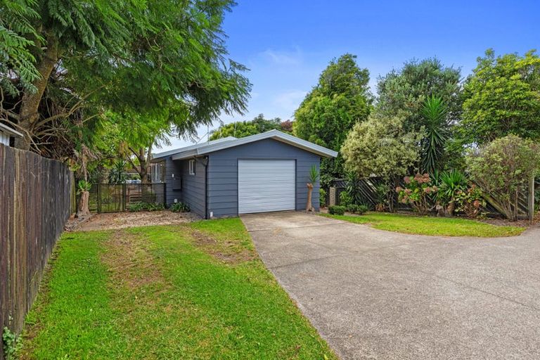 Photo of property in 10c Emerald Place, Papamoa Beach, Papamoa, 3118