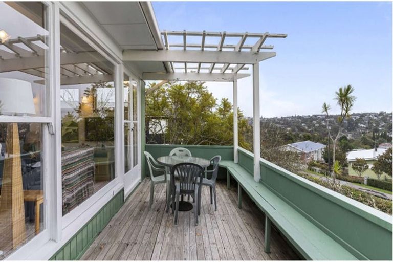 Photo of property in 4 Alton Avenue, Hillcrest, Auckland, 0627