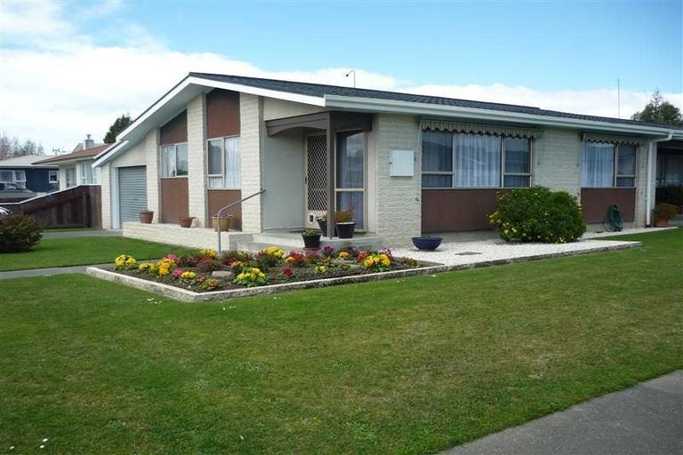 Photo of property in 1/15 Gebbie Road, Taradale, Napier, 4112