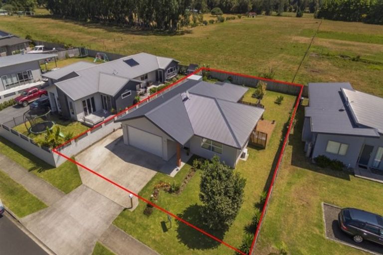 Photo of property in 21 Captain Wood Avenue, Whitianga, 3510