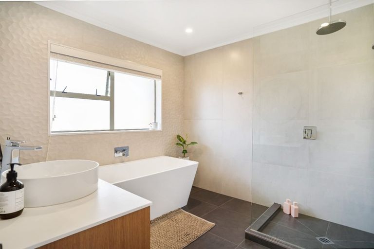 Photo of property in 109 Rushgreen Avenue, Pahurehure, Papakura, 2113