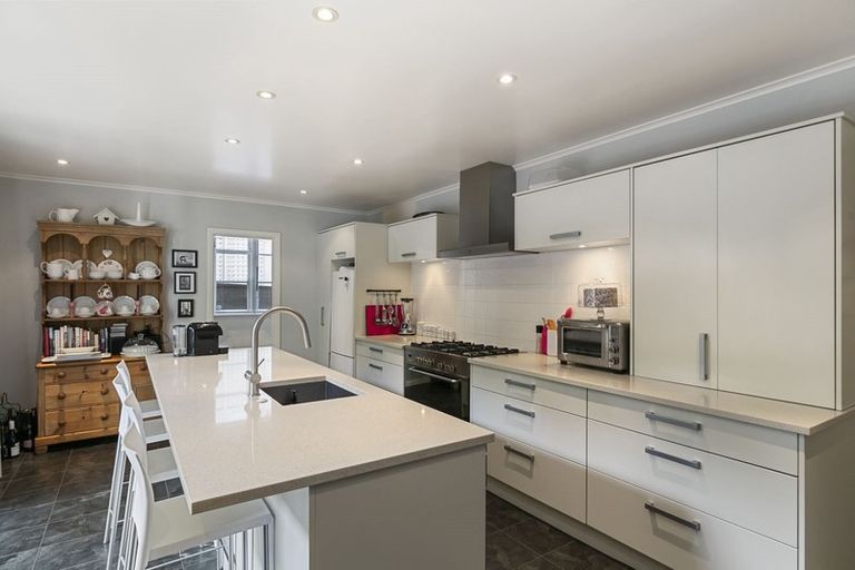 Photo of property in 11 Tinakori Road, Thorndon, Wellington, 6011