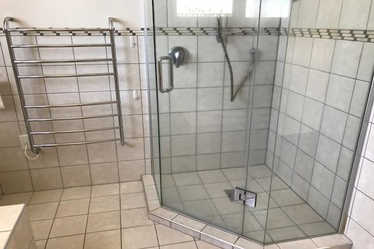 Photo of property in 76 Campbell Road, One Tree Hill, Auckland, 1061