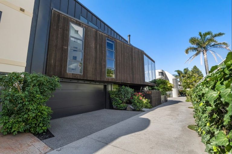 Photo of property in 18b Maunganui Road, Mount Maunganui, 3116