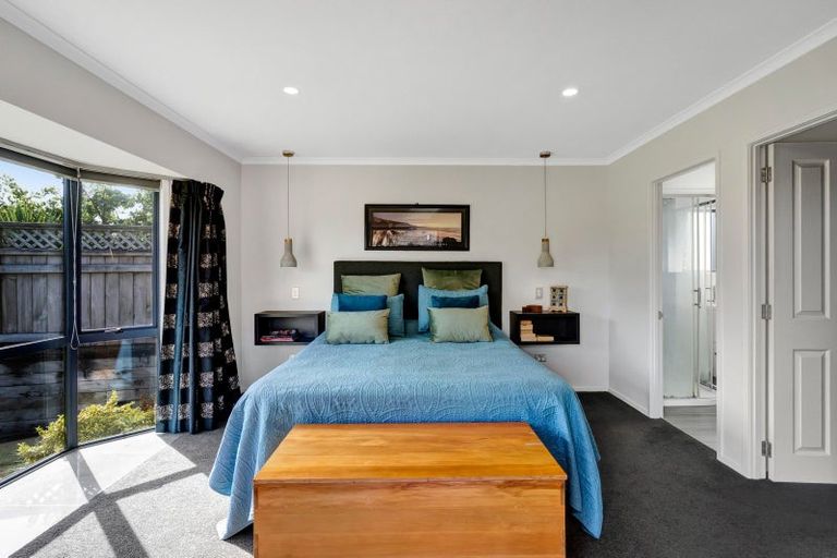 Photo of property in 19 Ashmore Drive, Frankleigh Park, New Plymouth, 4310