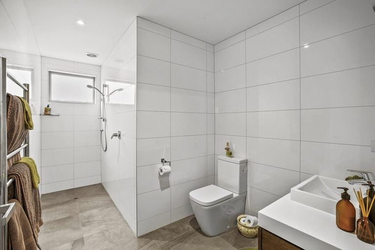 Photo of property in 21 Hine Street, New Plymouth, 4310