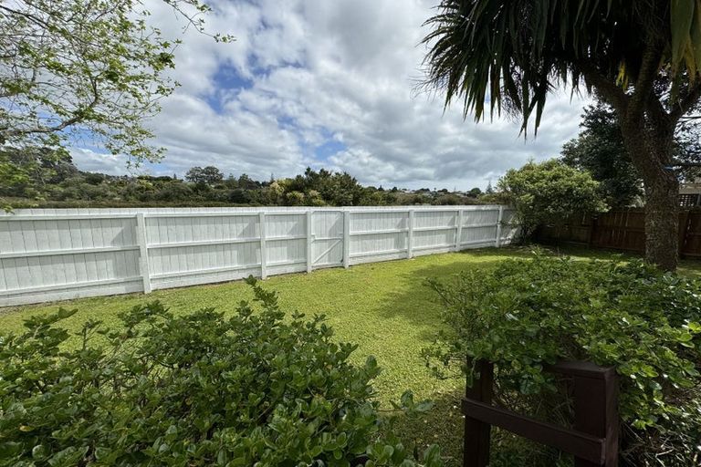 Photo of property in 25 Davington Way, Burswood, Auckland, 2013